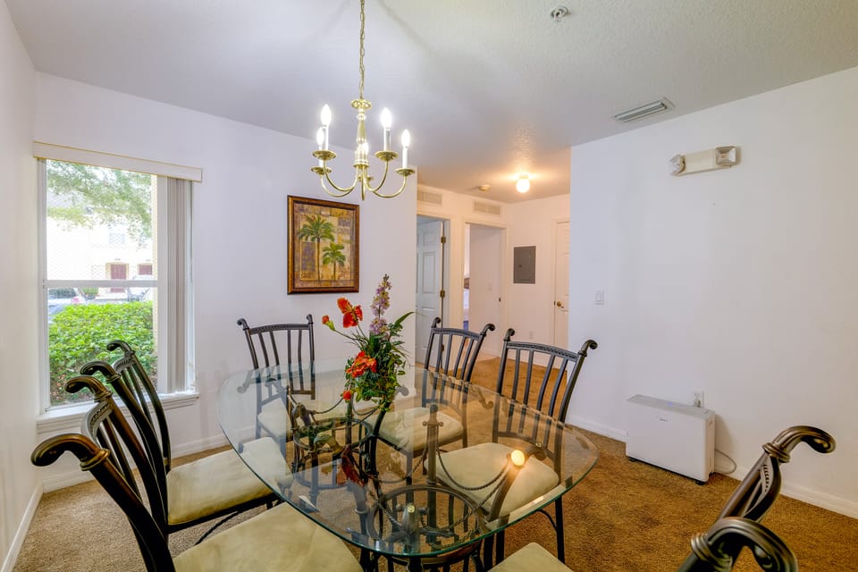 Pool Access! Kissimmee Gem, Enclosed Patio Apartment in Kissimmee