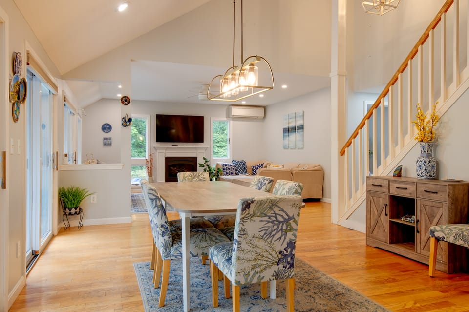 Waterfront Escape! Lake Arrowhead Home w/ Fire Pit House in Limerick