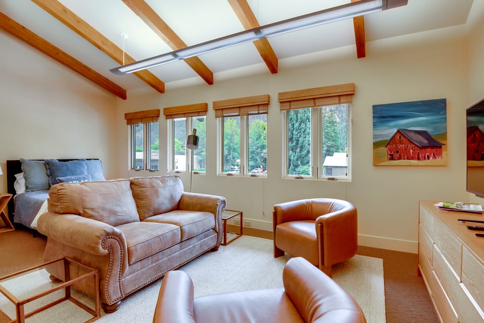 2 Mi to Sun Valley Resort! Upscale Mtn-View Home House in Ketchum