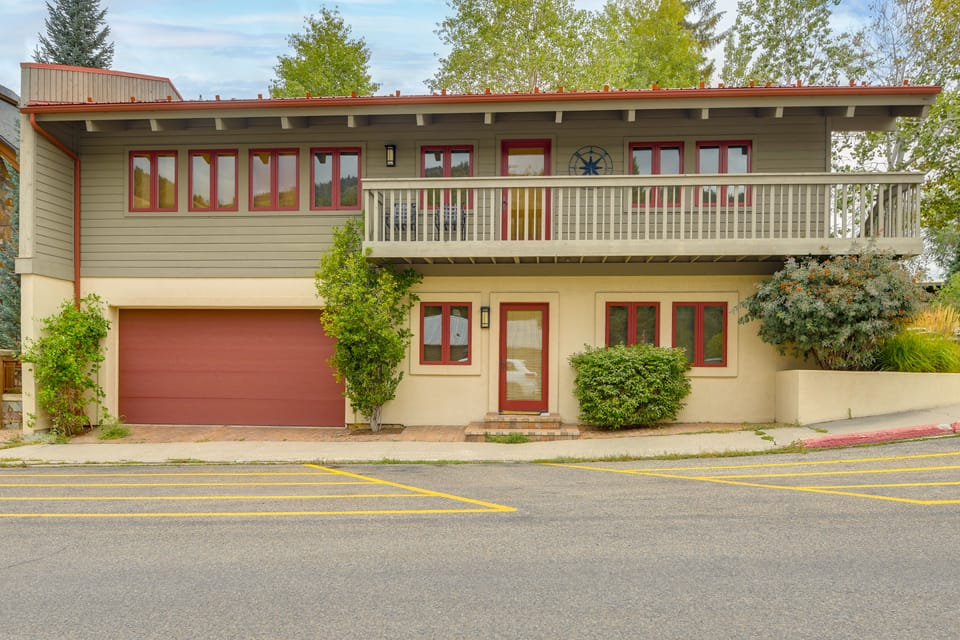 2 Mi to Sun Valley Resort! Upscale Mtn-View Home House in Ketchum