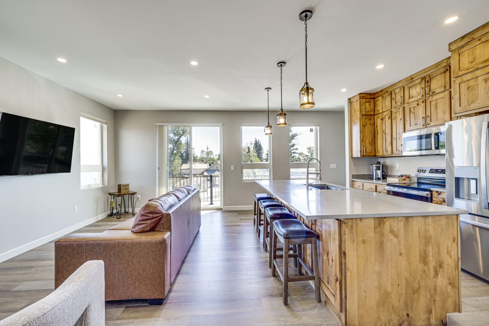 Brand-New Build! Walkable Kremmling Retreat House in Colorado