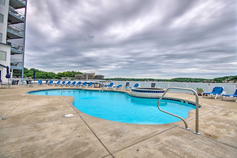 Pool Access! Family Getaway on Lake of the Ozarks Apartment in Lake of the Ozarks