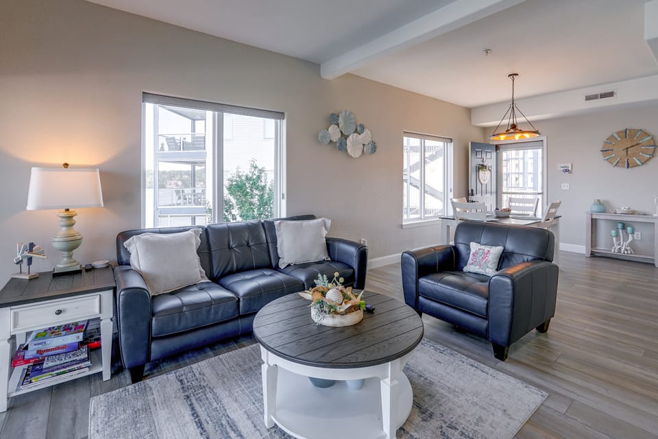 Pool Access! Family Getaway on Lake of the Ozarks Apartment in Lake of the Ozarks