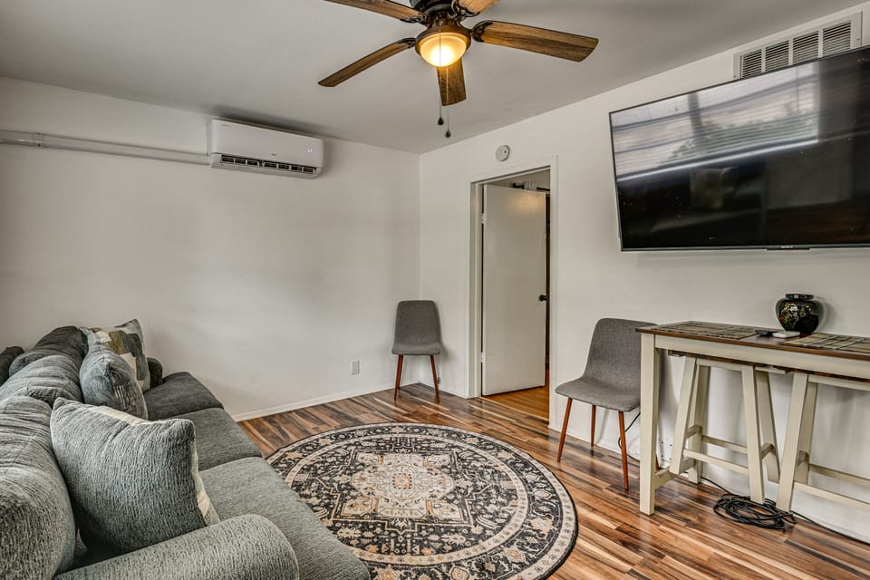South Tampa Apt Near MacDill & Bayshore Apartment in Tampa