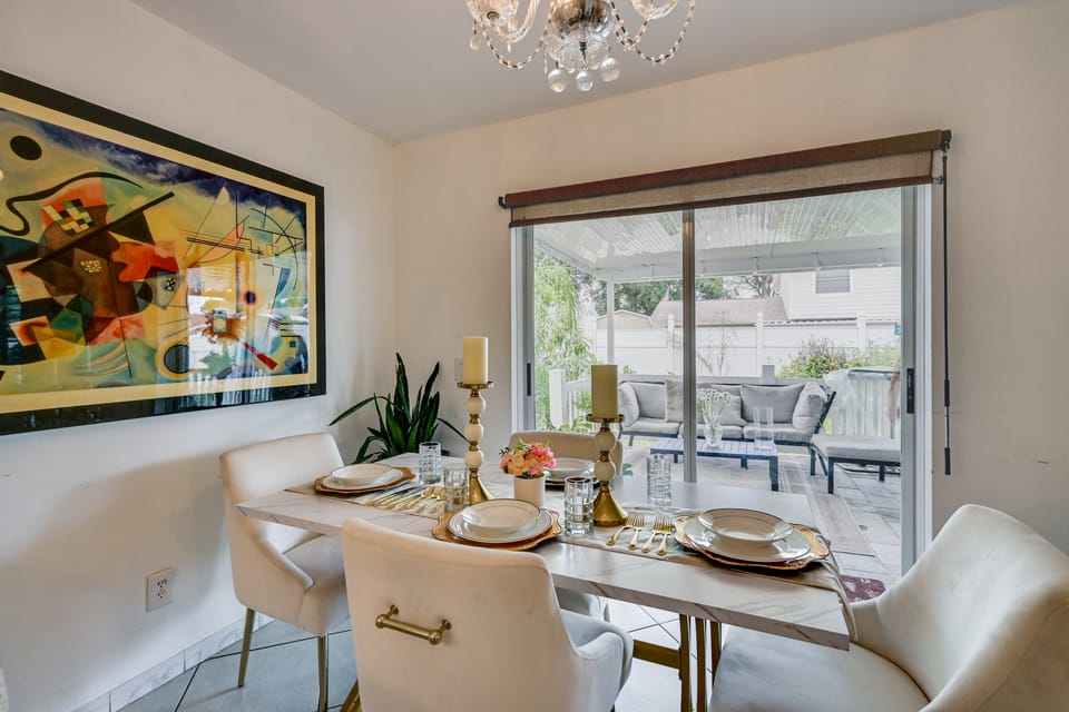 Families w/ Pets! Home 10 Mi to Busch Gardens House in Citrus Park