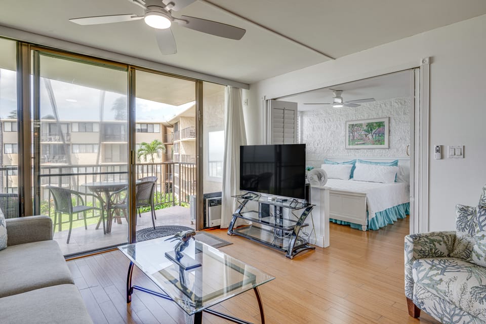 Ocean-View Balcony! Walk to Maalaea Harbor Apartment in Maalaea