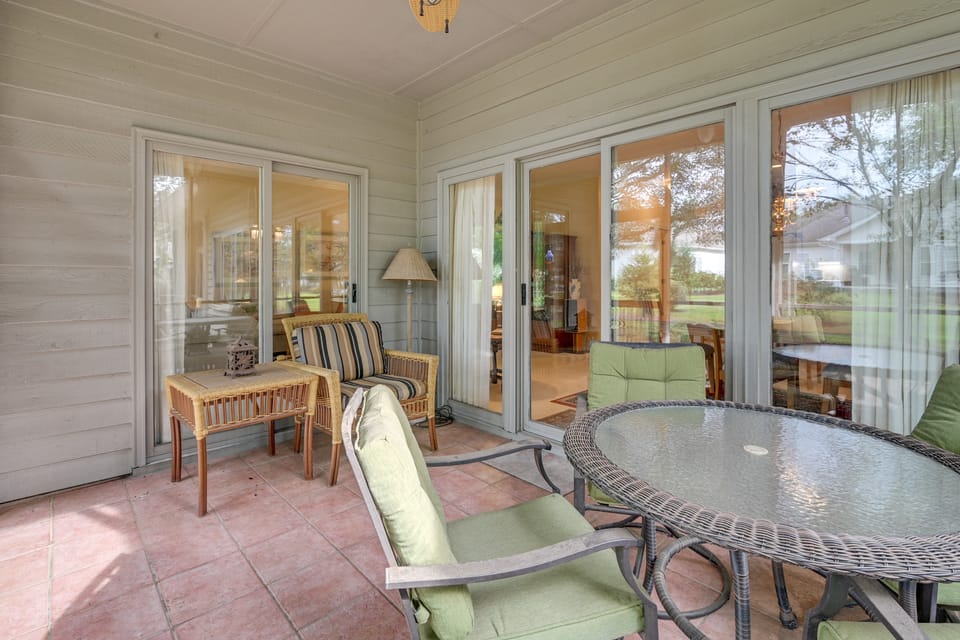 1 Mi to Beach! Golfer’s Paradise on Pawleys Island Apartment in South Carolina