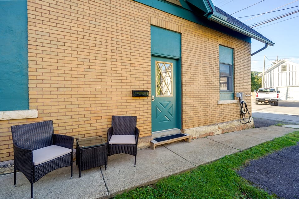 Explore Historic Ridgway! Apt w/ EV Charger House in Allegheny River