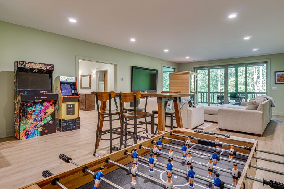 Sauna, Hot Tub, Mtn View! Stunning Home Near Helen House in White County