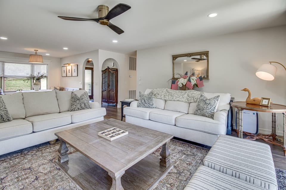 Mtn Views, On the White River: Norfork Getaway House in Arkansas