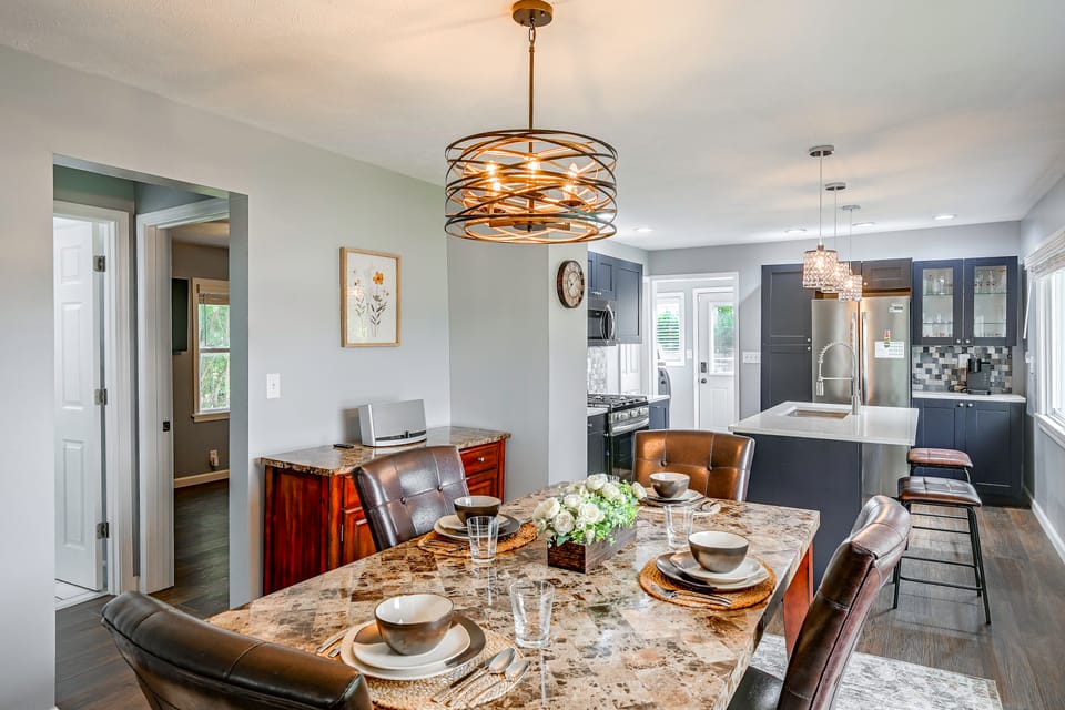 4 Mi to Notre Dame: 2BR South Bend Home House in South Bend