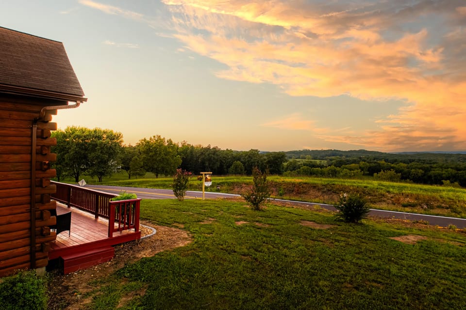 'Ponde-Rosa Views' Cabin Retreat w/ a View! House in Missouri