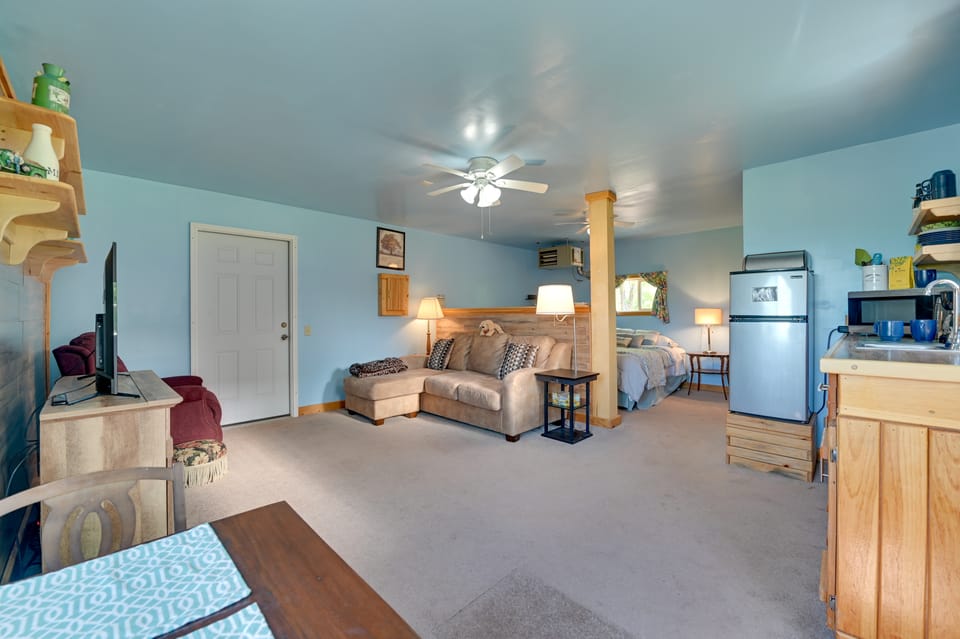 Hike, Fish & Unwind! Catskills Studio w/ Mtn Views Apartment in Hudson Valley