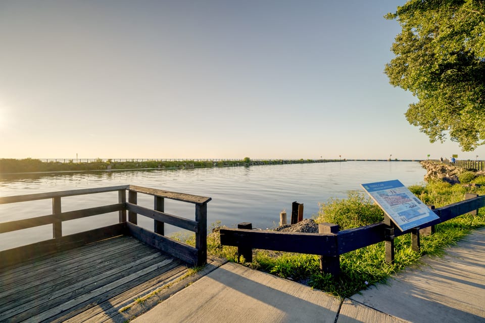 Walk to Lake Ontario! 'Minnow Cottage' House in New York