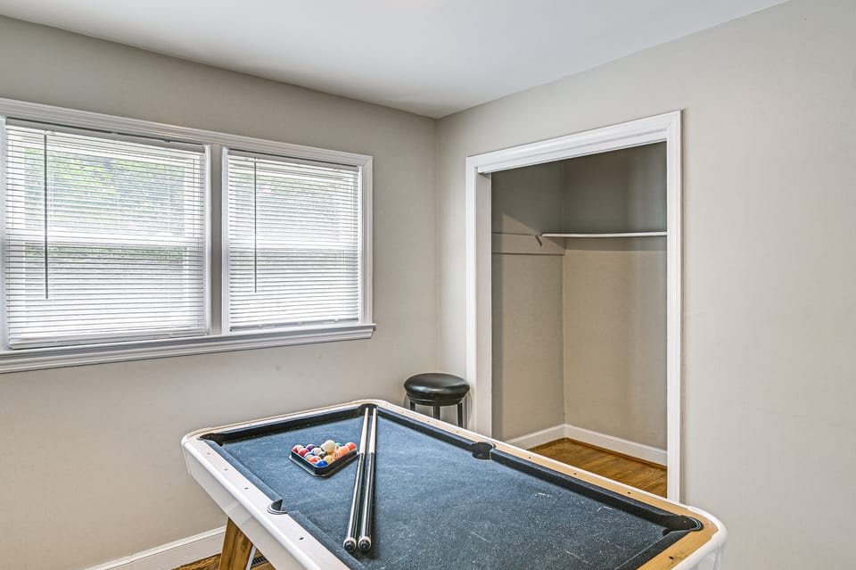 Fayetteville Fall Getaway | Family & Pet Friendly House in Fayetteville