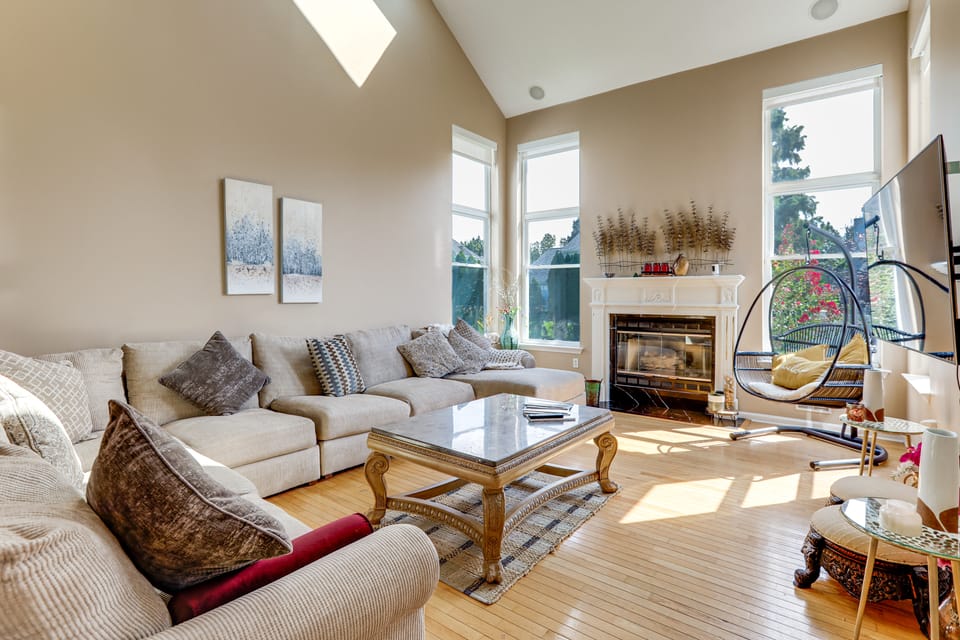 Spacious Group Getaway Near Grounds For Sculpture House in Jersey Shore