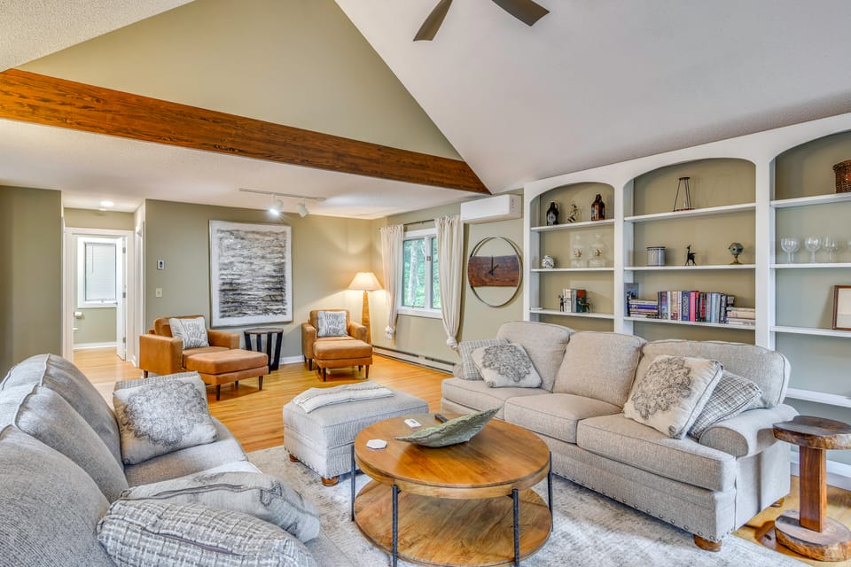 Modern 4BD House! 4 mins to Wintergreen Ski Lifts House in Massies Mill