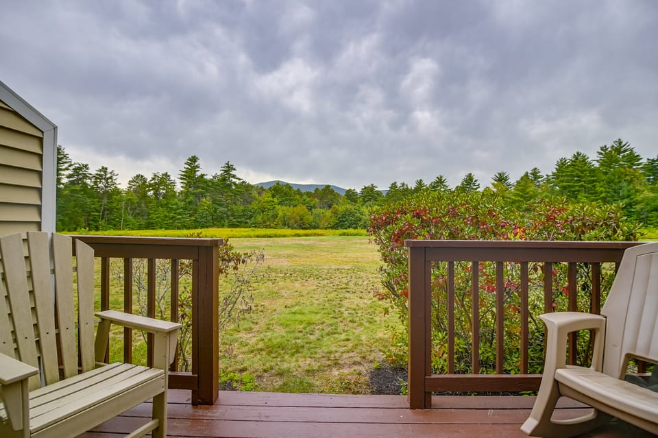 Mountain-View Cedar Creek Condo w/ Trail Access Apartment in North Conway