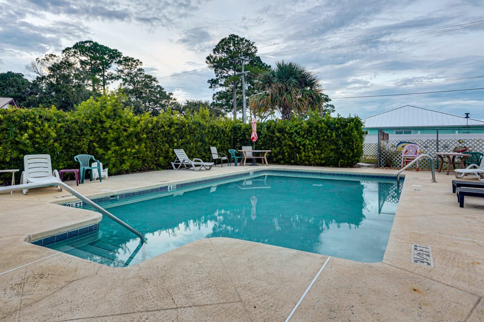 Boat Ramp, Fishing Pier & Game Room Retreat House in Edgewater