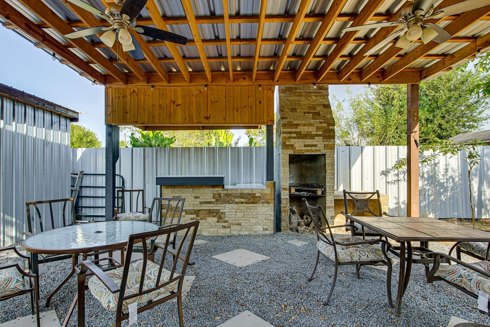 Patio w/ Built-in Fire Pit! Cozy Mission Gem House in Mission