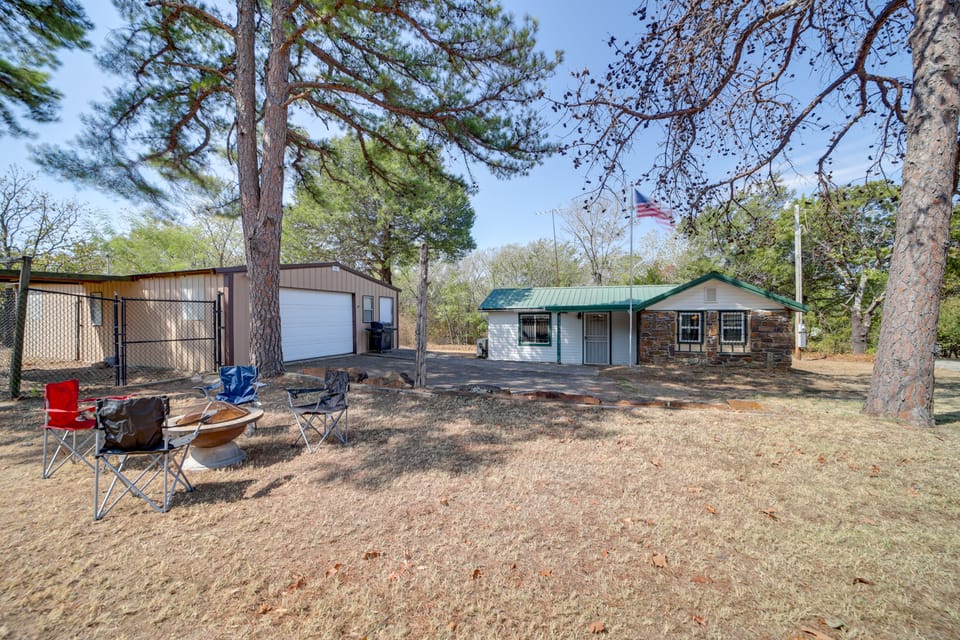 Lake Country Retreat Near Eufaula Adventures House in Longtown