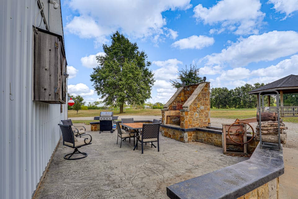Hunt & Hike! Countryside Escape w/ Patio in Nevada House in Missouri