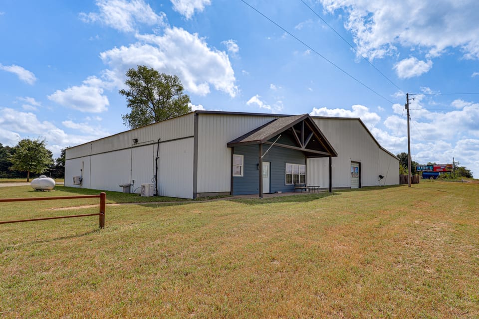 Hunt & Hike! Countryside Escape w/ Patio in Nevada House in Missouri
