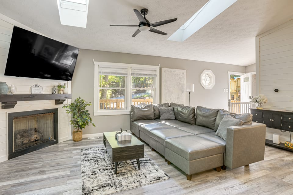 Massanutten Resort Home w/ Hot Tub & Game Room! House in Massanutten