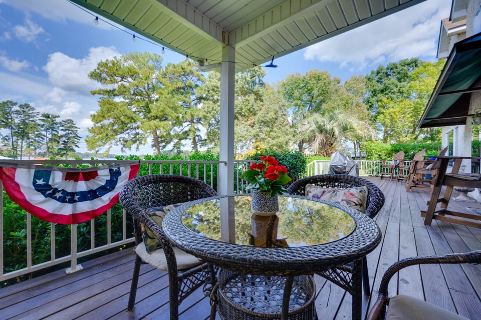 Luxury, 2 Master Suites, Fire Pit, Kayaks House in Lake Sinclair