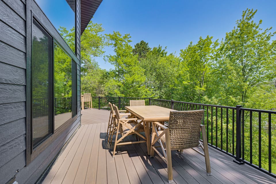 Gilmore Lake Family Escape w/ Game Room & Dock! House in Wisconsin