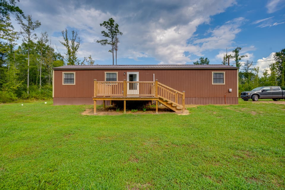 Dual-Deck Canton Escape w/ Spacious Yard! House in Mississippi