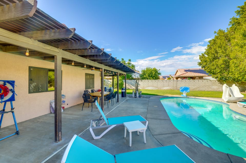 Indio Paradise: 4-Bedroom Home w/ Resort-Like Pool House in La Quinta