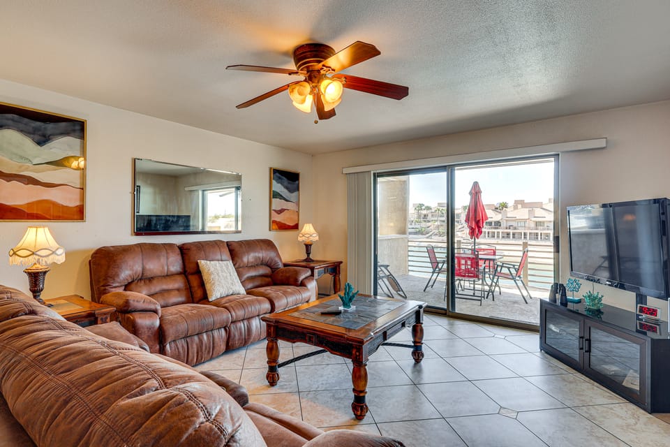 Waterfront Escape! Lake Havasu Condo w/ Pool Apartment in Lake Havasu City