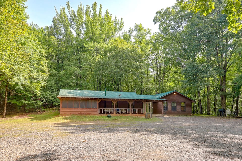 Wolf Pen Gap Getaway in 3 Cabins, Sleeps 32! House in Arkansas