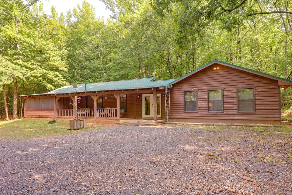 Wolf Pen Gap Getaway in 3 Cabins, Sleeps 32! House in Arkansas