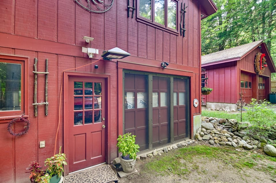 Patio, Sunroom!  Forest Retreat Near North Conway House in Conway