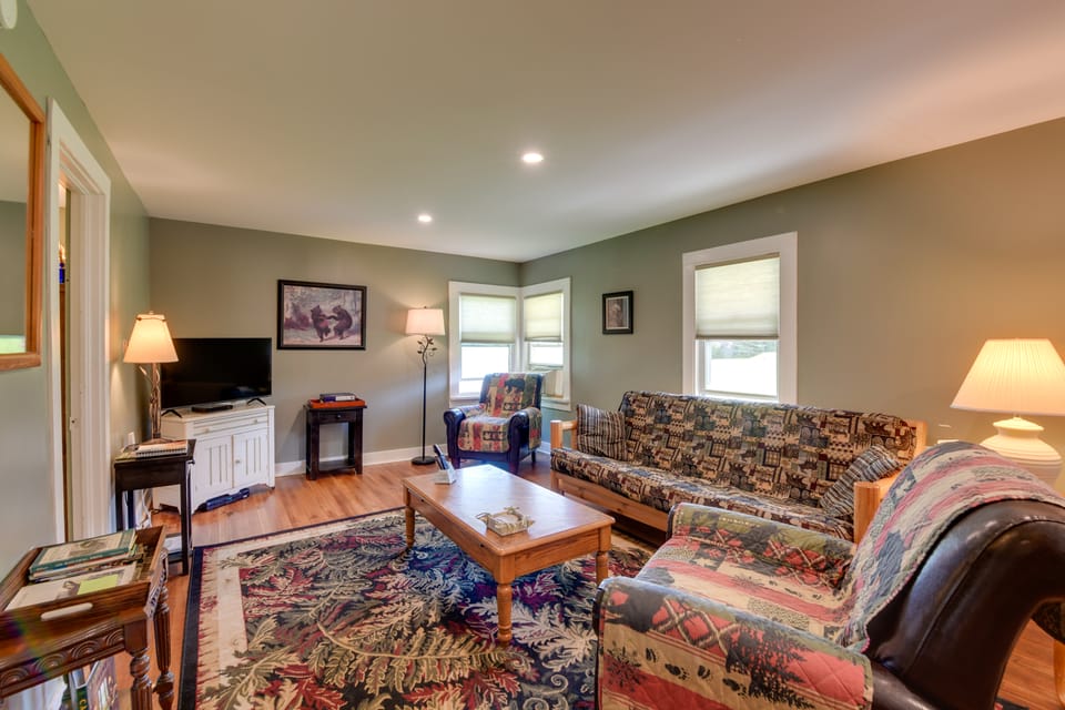 Lakefront Property with Beautiful Sunrises House in Lake Champlain