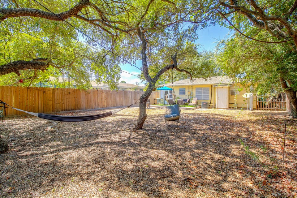 Little Minnow - Just Minutes From the Water House in Aransas Pass
