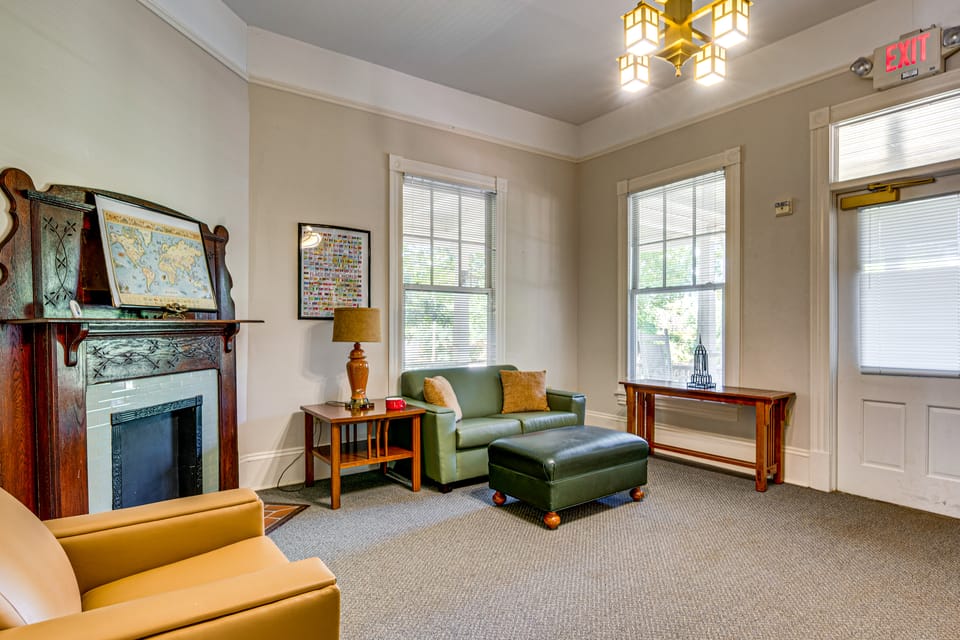 Walk to Decatur Square! Spacious Home w/ Porch House in Decatur