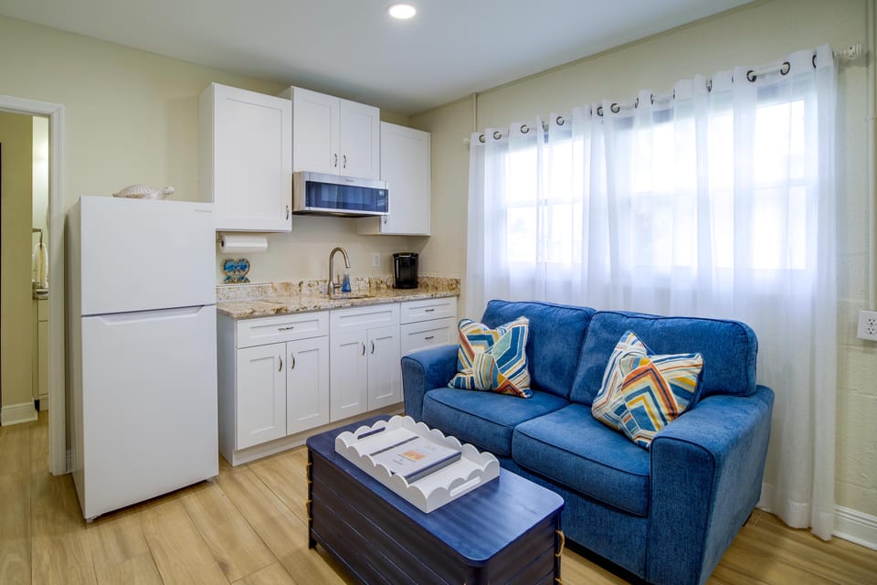 1/2 Mi to Ocean! 'Coastal Charm' Private Suite Apartment in Indian Harbour Beach