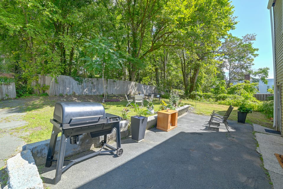 Spacious Troy Unit Near Dtwn Shops & Dining Apartment in Troy