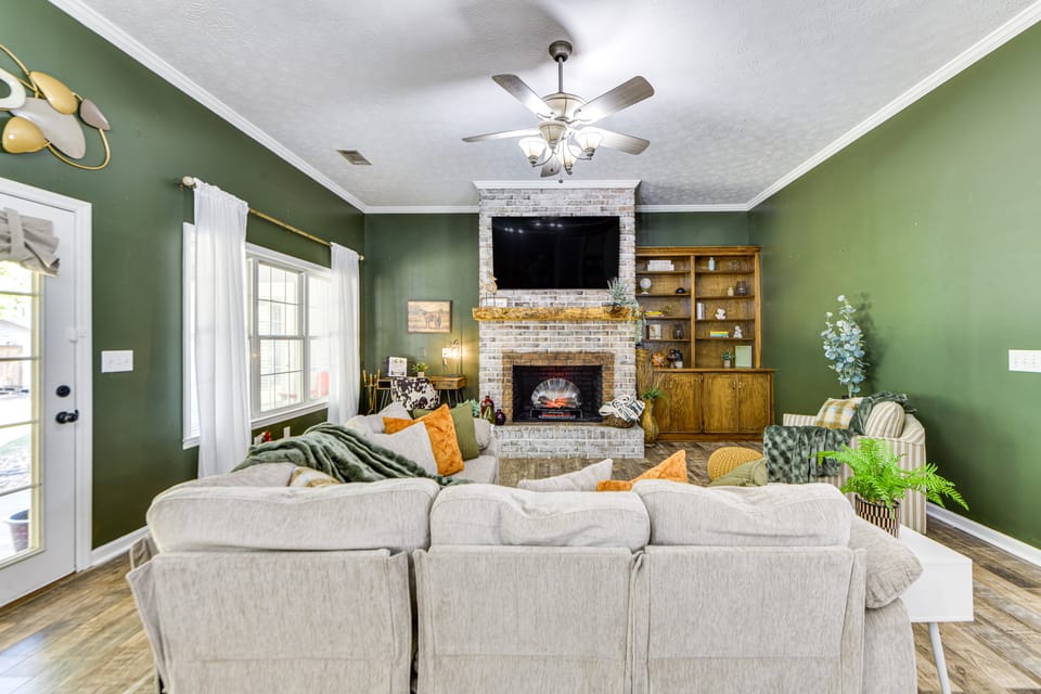 Game Day Hideaway! Spacious Opelika Escape House in Alabama