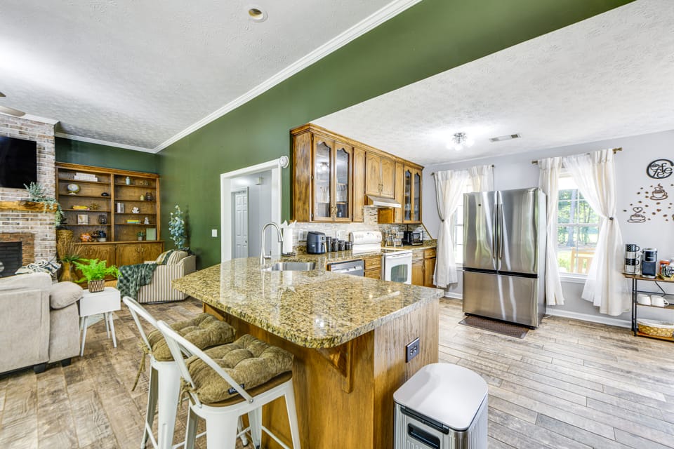 Game Day Hideaway! Spacious Opelika Escape House in Alabama