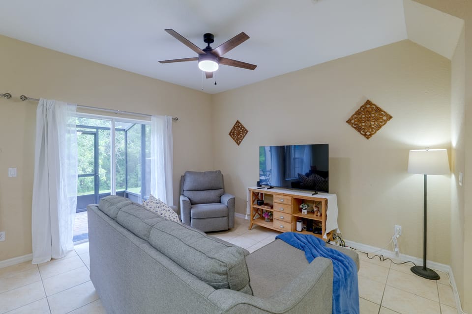 Resort Pool, Lanai! Family Retreat Near Disney Apartment in Kissimmee
