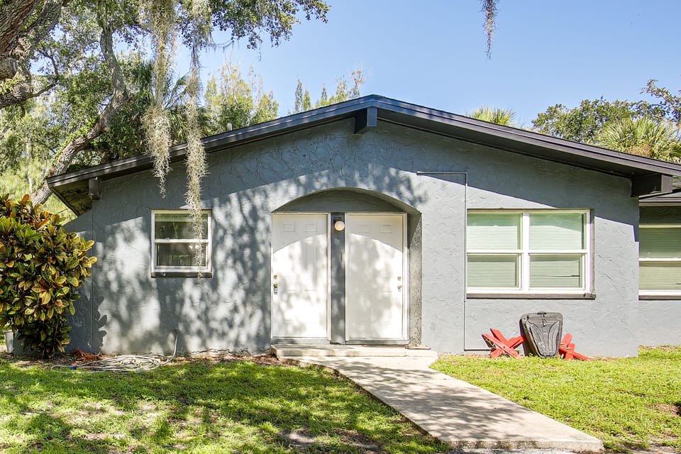 Gulf Coast Corner Condo Near Charlotte Harbor Apartment in Charlotte Harbor