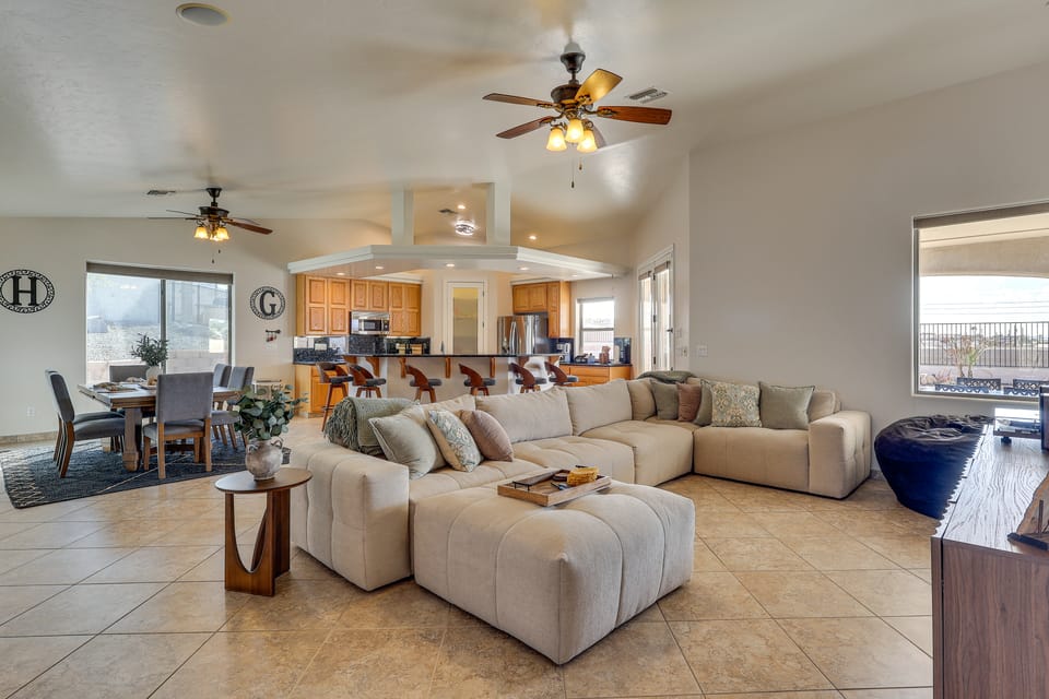 Mtn Views, Hot Tub! Extended Lake Havasu Escape House in Lake Havasu City