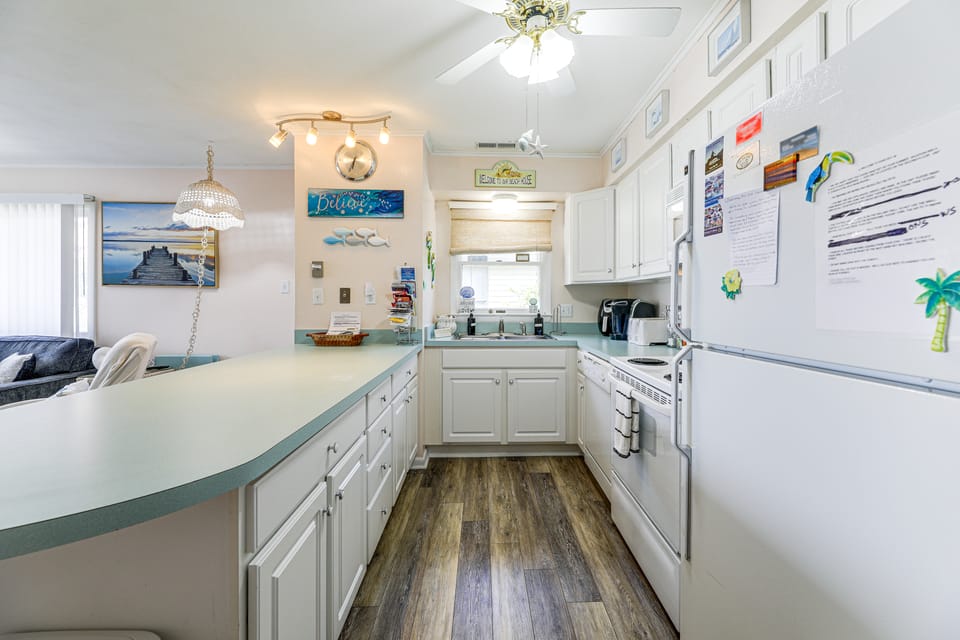 Bayside Waterfront OC Sleeps 8 | Beach | Boardwalk Apartment in Ocean City