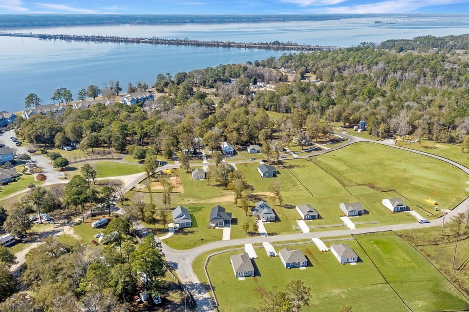 Brand-New Cottage Minutes to Lake Marion & Golf House in Lake Marion
