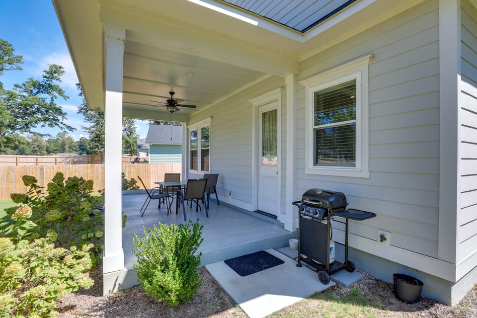 Brand-New Cottage Minutes to Lake Marion & Golf House in Lake Marion