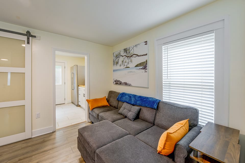 2 Mi to Dtwn Savannah! WFH-Friendly Retreat House in Savannah
